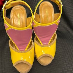 Shoe Republic LA 5.5” Yellow & Purple Platform Heels. Size 6.5